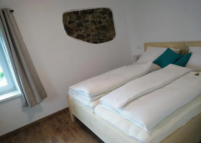 Panoramahof Manzberg Апартаменты *